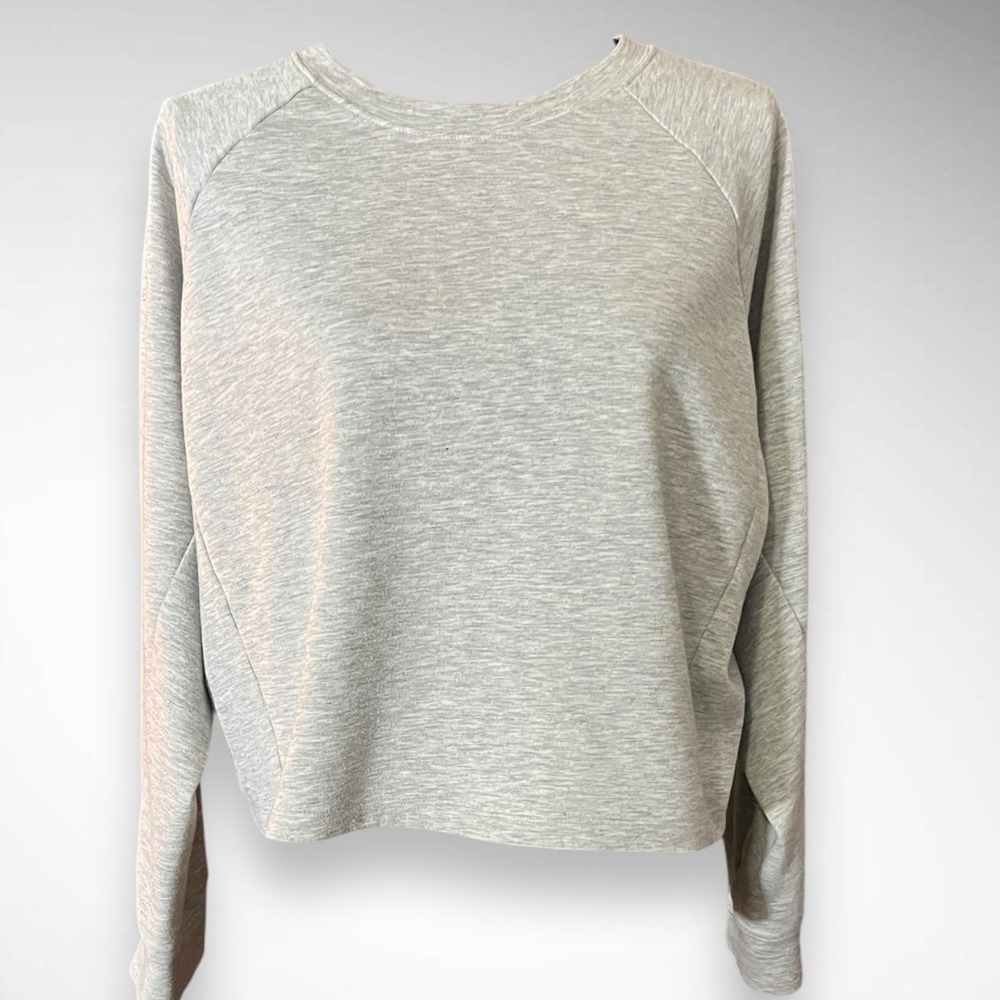 EXPRESS‎ Light Heather Gray Crewneck Long Sleeve Cropped Shirt Medium | EUC